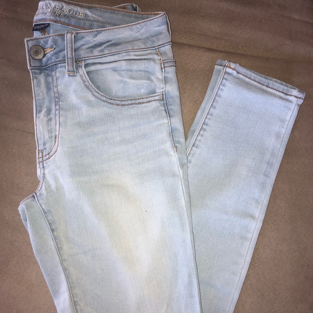 American Eagle Light Wash Skinny Jeans